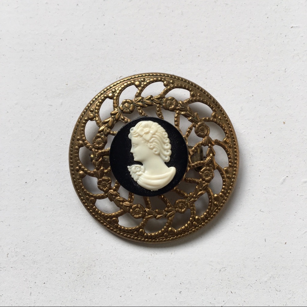 Vintage 1930s - 40s Cameo Brooch Pin - Picture 2 of 6